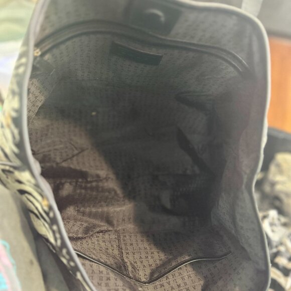 Authentic L.A.M.B. Mandalay Zebra Newsprint Large Tote by Gwen Stefani - Picture 3 of 6